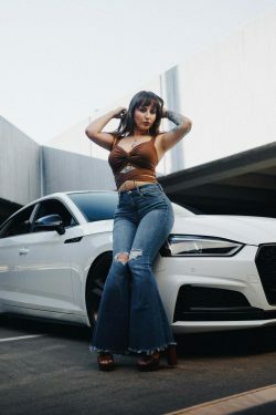 Grunge Aesthetic Swaying Strands Crop Top - Y2K Fashion for Women