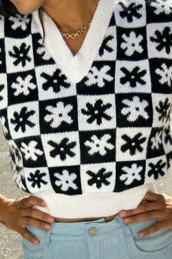 Grunge Knitted Checkers Floral Pattern White Crop Top - Y2K Aesthetic Fashion Statement