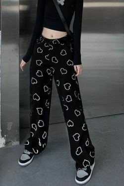 Heart Print Black Grunge Aesthetic Cargo Skirt for Women - Y2K Fashion Outfit