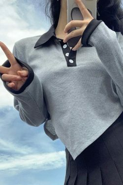 Indie Aesthetic Long Sleeve Gray Crop Top with Irregular Waist Detail