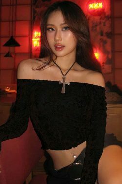 Off-Shoulder Long-Sleeve Top: Y2K Fashion with Coquette & Grunge Aesthetics