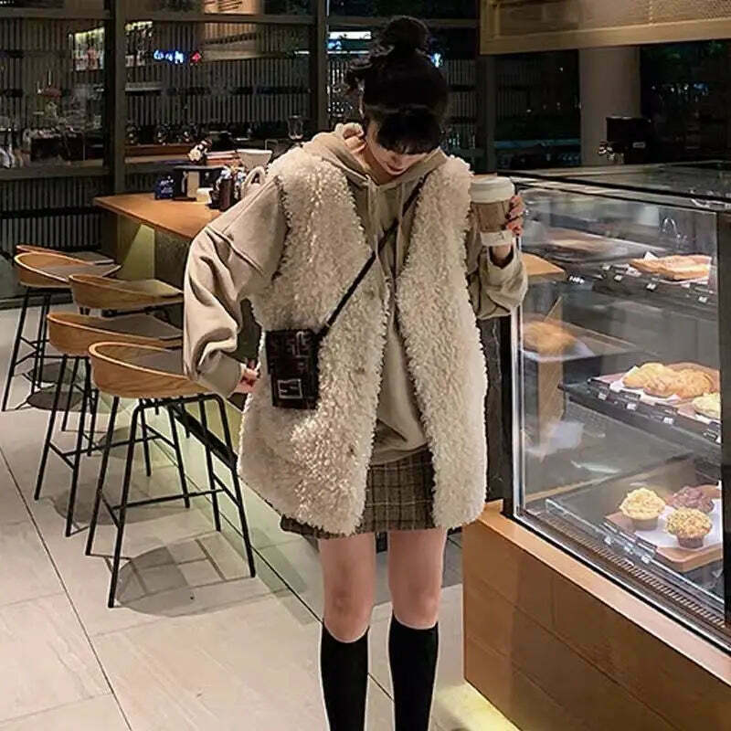 Plaid Sway & Chic Mini Skirt - Y2K Fashion Statement with Coquette Aesthetic Twist Plaid Sway & Chic Mini Skirt - Y2K Fashion Statement with Coquette Aesthetic Twist