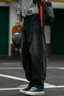 REKNAT Tapered Jeans with Keychain - Y2K Fashion Staple for Coquette Aesthetic Enthusiasts