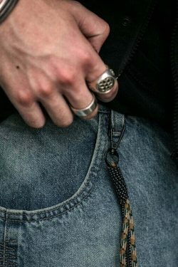 REKNAT Tapered Jeans with Keychain - Y2K Fashion Staple for Coquette Aesthetic Enthusiasts