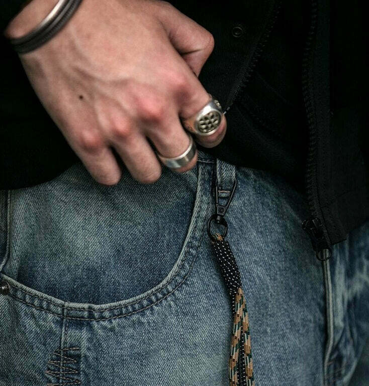 REKNAT Tapered Jeans with Keychain - Y2K Fashion Staple for Coquette Aesthetic Enthusiasts REKNAT Tapered Jeans with Keychain - Y2K Fashion Staple for Coquette Aesthetic Enthusiasts