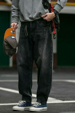 REKNAT Tapered Jeans with Keychain - Y2K Fashion Staple for Coquette Aesthetic Enthusiasts