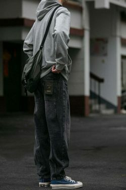 REKNAT Tapered Jeans with Keychain - Y2K Fashion Staple for Coquette Aesthetic Enthusiasts