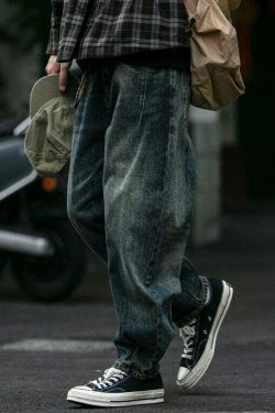 REKNAT Tapered Jeans with Keychain - Y2K Fashion Staple for Coquette Aesthetic Enthusiasts