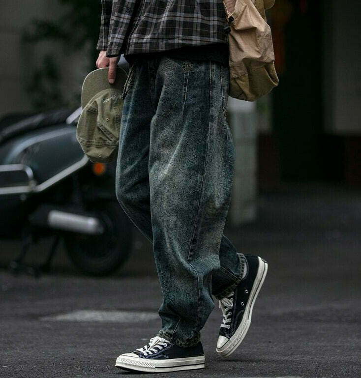 REKNAT Tapered Jeans with Keychain - Y2K Fashion Staple for Coquette Aesthetic Enthusiasts REKNAT Tapered Jeans with Keychain - Y2K Fashion Staple for Coquette Aesthetic Enthusiasts