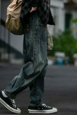 REKNAT Tapered Jeans with Keychain - Y2K Fashion Staple for Coquette Aesthetic Enthusiasts