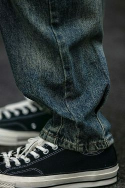 REKNAT Tapered Jeans with Keychain - Y2K Fashion Staple for Coquette Aesthetic Enthusiasts