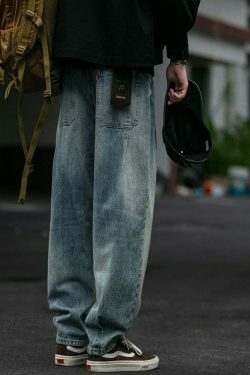 REKNAT Tapered Jeans with Keychain - Y2K Fashion Staple for Coquette Aesthetic Enthusiasts