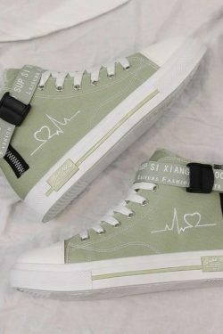 Retro Sneakers Heartbeat Design - Y2K Aesthetic Shoes for Niche Women's Fashion