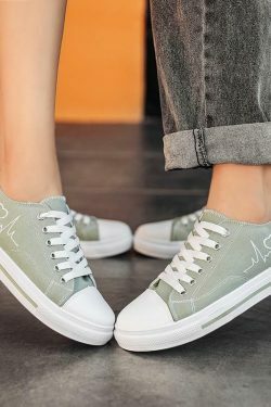 Retro Sneakers Heartbeat Design - Y2K Aesthetic Shoes for Niche Women's Fashion