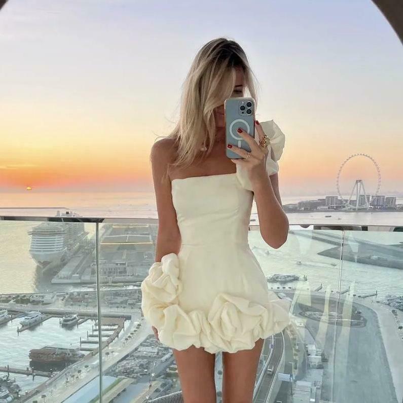 Ruffled flower one-shoulder dress with bud waist - Y2K fashion statement for women's niche style Ruffled flower one-shoulder dress with bud waist - Y2K fashion statement for women's niche style