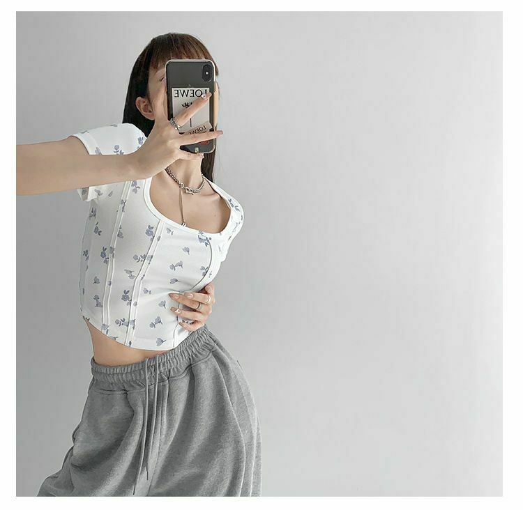 Shea Floral Crop Top - Y2K Fashion - Coquette Aesthetic - Grunge Style - Cute Tops - Pastel Goth Shea Floral Crop Top - Y2K Fashion - Coquette Aesthetic - Grunge Style - Cute Tops - Pastel Goth