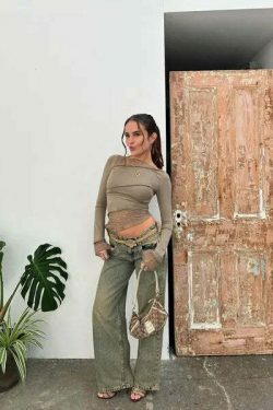 Sophia's Coquette Lace Tee: Y2K Fashion Aesthetic with Grunge and Pastel Goth Vibes