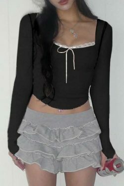 Square-Neck Lace-Trim Crop Top: Y2K Aesthetic with Coquette Style and Grunge Vibes