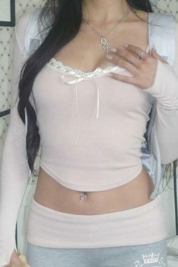 Square-Neck Lace-Trim Crop Top: Y2K Aesthetic with Coquette Style and Grunge Vibes