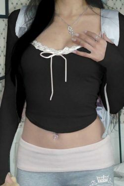 Square-Neck Lace-Trim Crop Top: Y2K Aesthetic with Coquette Style and Grunge Vibes
