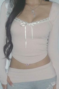 Square-Neck Lace-Trim Crop Top: Y2K Aesthetic with Coquette Style and Grunge Vibes