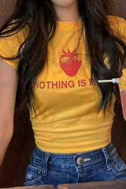 Strawberry Letter Print Crop Tee - Y2K Aesthetic Top - Coquette Grunge Outfit