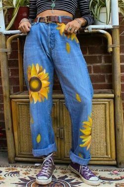 Sunflowers Mom Jeans - Y2K Fashion Denim with Coquette Aesthetic and Grunge Style