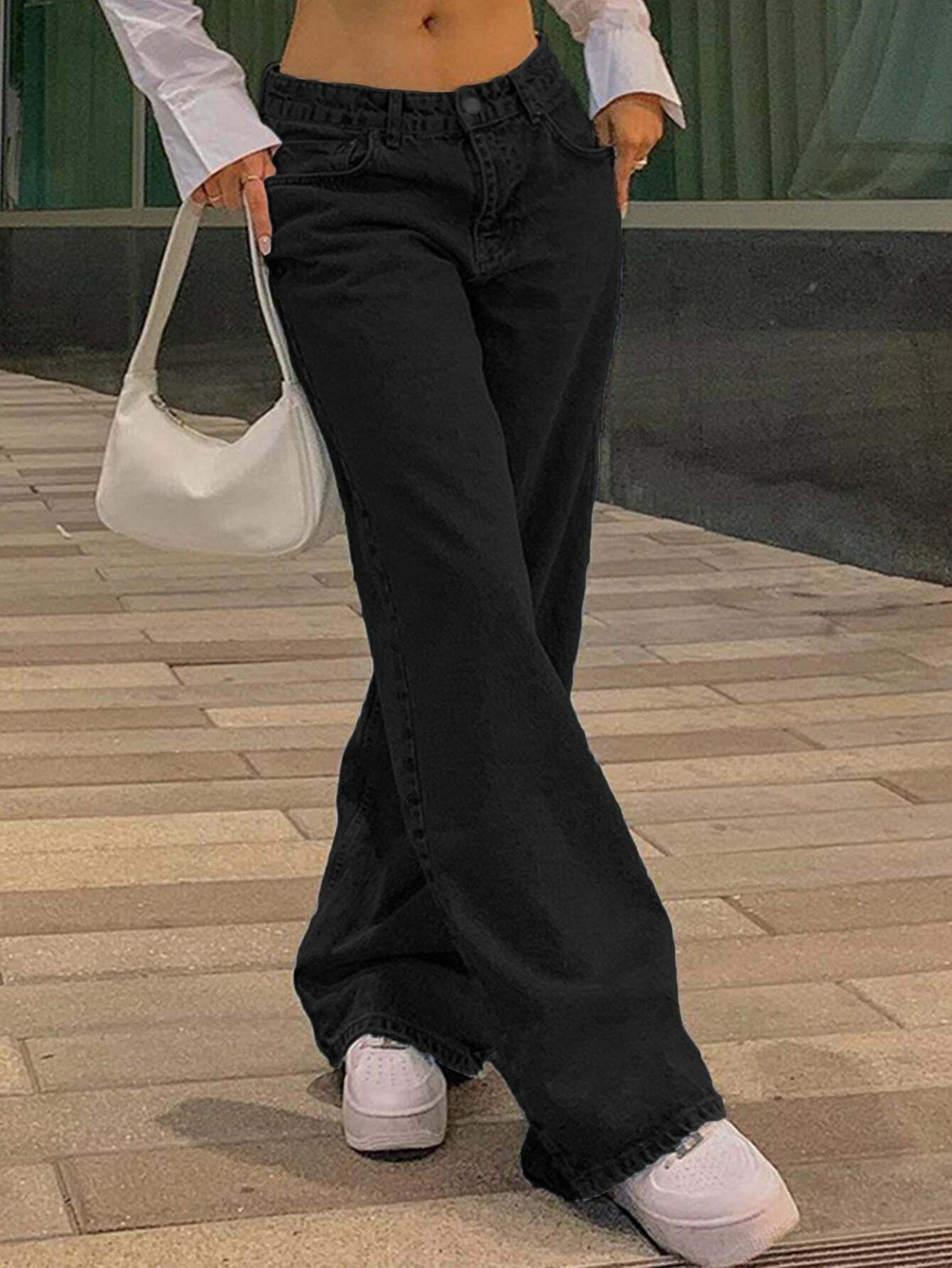 Valentina Verve Mom Jeans - Y2K Fashion Staple for Women with a Coquette Aesthetic and Grunge Style Valentina Verve Mom Jeans - Y2K Fashion Staple for Women with a Coquette Aesthetic and Grunge Style