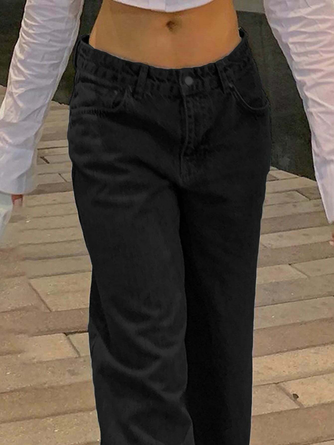 Valentina Verve Mom Jeans - Y2K Fashion Staple for Women with a Coquette Aesthetic and Grunge Style Valentina Verve Mom Jeans - Y2K Fashion Staple for Women with a Coquette Aesthetic and Grunge Style