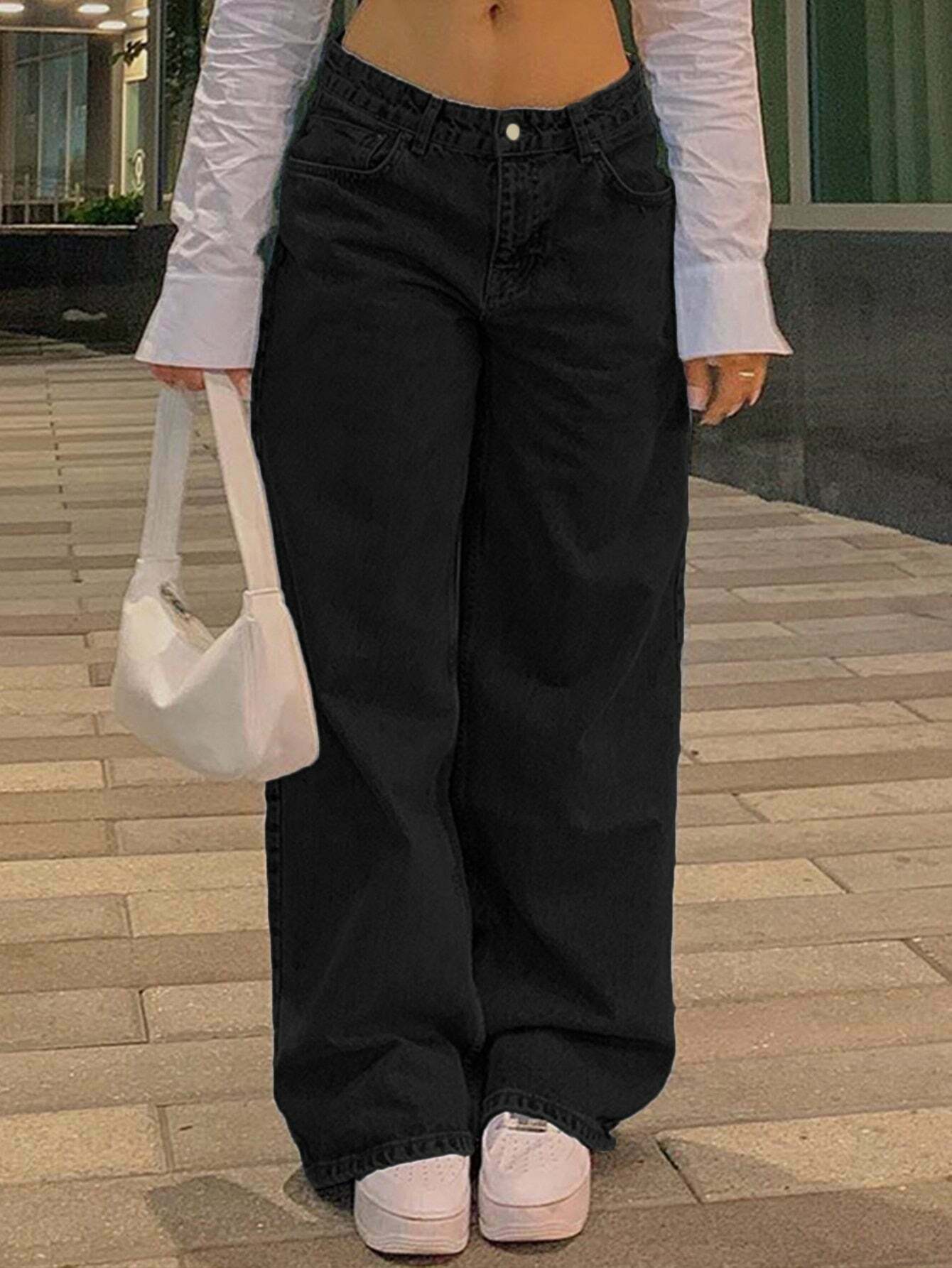 Valentina Verve Mom Jeans - Y2K Fashion Staple for Women with a Coquette Aesthetic and Grunge Style Valentina Verve Mom Jeans - Y2K Fashion Staple for Women with a Coquette Aesthetic and Grunge Style