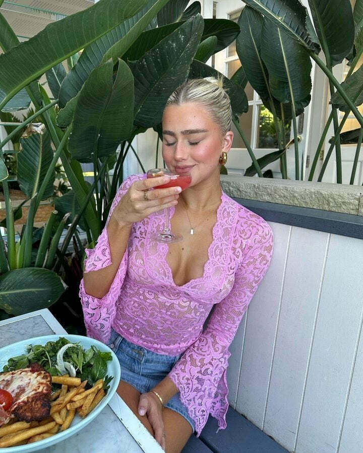 Valerian V-Neck Lace Top - Y2K Fashion Coquette Aesthetic Grunge Style Cute Tops Pastel Goth