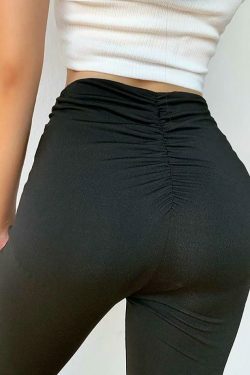 Vintage-Inspired Cargo Skirt in Y2K Style with Coquette Aesthetic and Grunge Vibes