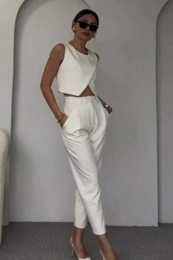 Vintage-Inspired Cargo Skirt Set with Grunge Aesthetic and Coquette Style