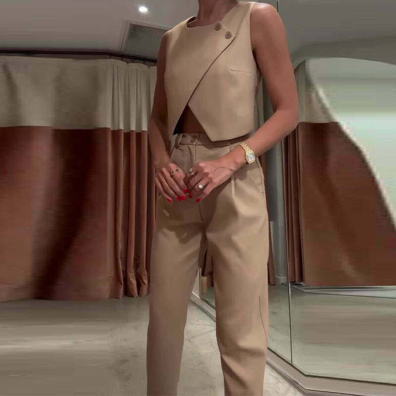 Vintage-Inspired Cargo Skirt Set with Grunge Aesthetic and Coquette Style