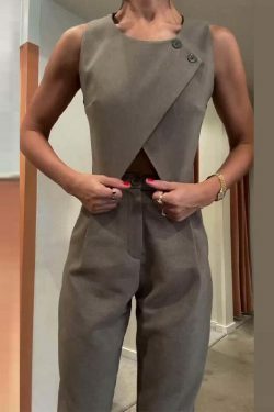 Vintage-Inspired Cargo Skirt Set with Grunge Aesthetic and Coquette Style