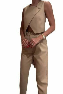 Vintage-Inspired Cargo Skirt Set with Grunge Aesthetic and Coquette Style