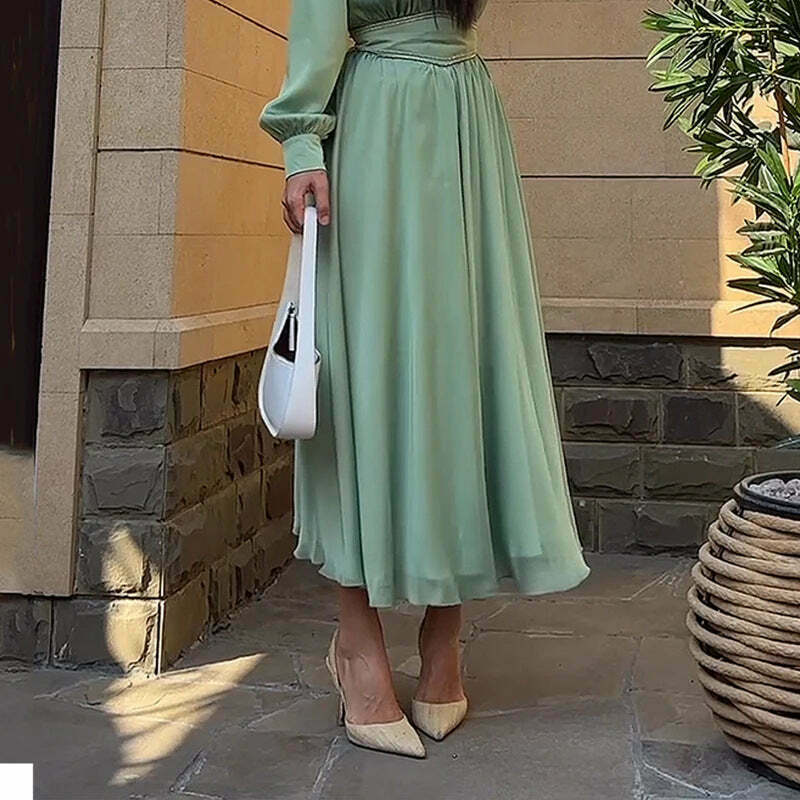 Vintage-Inspired V-Neck Pleated Dress with High Waist for a Coquette Aesthetic Look Vintage-Inspired V-Neck Pleated Dress with High Waist for a Coquette Aesthetic Look