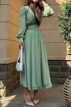 Vintage-Inspired V-Neck Pleated Dress with High Waist for a Coquette Aesthetic Look