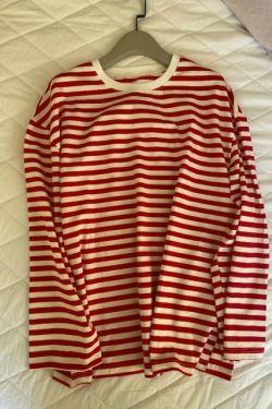 Vintage 90s Grunge Sweater - Y2K Aesthetic Coquette Style - Retro Fashion