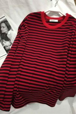 Vintage 90s Grunge Sweater - Y2K Aesthetic Coquette Style - Retro Fashion