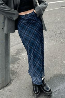 Vintage Checkered Maxi Skirt in Y2K Fashion Style for Coquette and Grunge Aesthetic Women