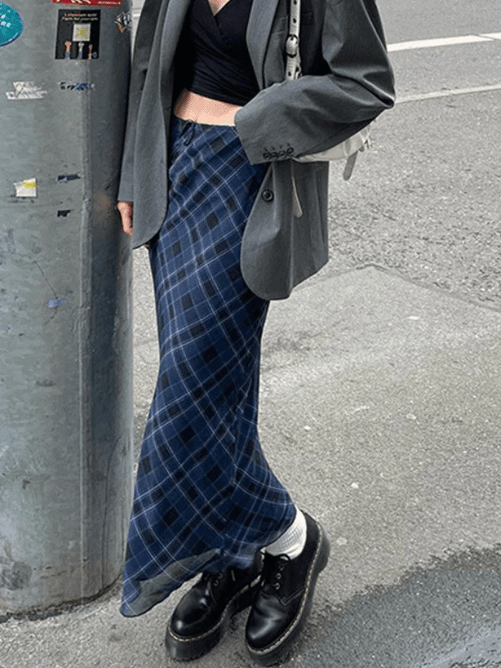 Vintage Checkered Maxi Skirt in Y2K Fashion Style for Coquette and Grunge Aesthetic Women Vintage Checkered Maxi Skirt in Y2K Fashion Style for Coquette and Grunge Aesthetic Women