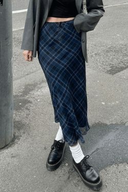 Vintage Checkered Maxi Skirt in Y2K Fashion Style for Coquette and Grunge Aesthetic Women