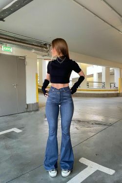 Vintage Flared Pants: Y2K Fashion Statement with Coquette Aesthetic & Grunge Style