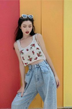 Vintage Flowers Embroidery Knitted Crop Top - Y2K Aesthetic Fashion Statement