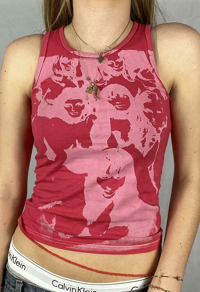 Vintage Girl Graphic Crop Tank - Y2K Aesthetic Coquette Style with Grunge & Pastel Goth Vibes Vintage Girl Graphic Crop Tank - Y2K Aesthetic Coquette Style with Grunge & Pastel Goth Vibes