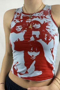 Vintage Girl Graphic Crop Tank - Y2K Aesthetic Coquette Style with Grunge & Pastel Goth Vibes