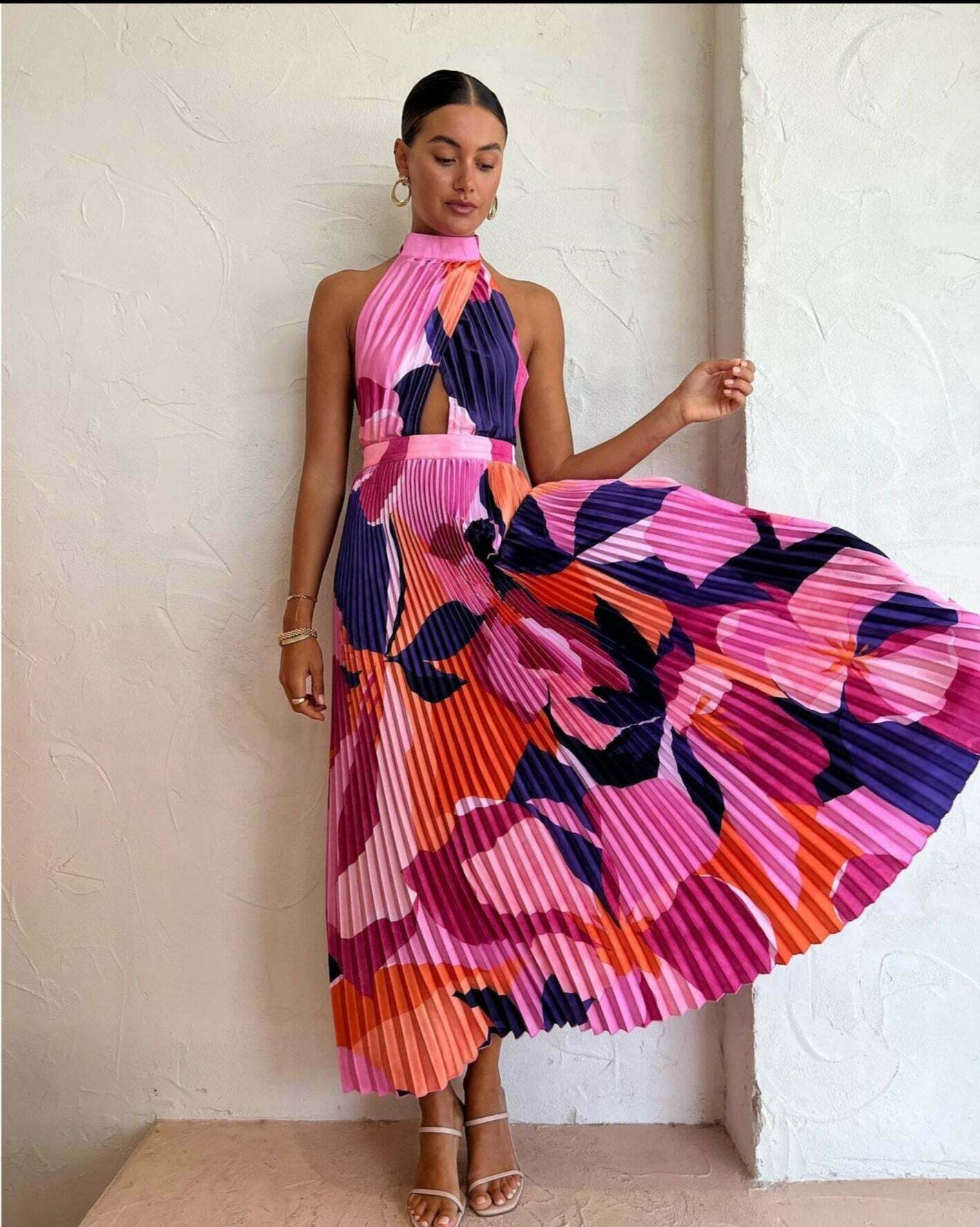 Vintage Halter Neck Pleated Maxi Dress - Y2K Coquette Grunge Pastel Goth Vintage Halter Neck Pleated Maxi Dress - Y2K Coquette Grunge Pastel Goth