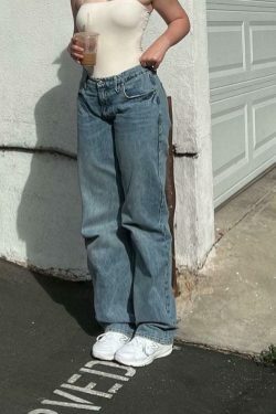 Vintage Mid Wash Boyfriend Jeans: Y2K Fashion Staple for Women's Grunge and Coquette Aesthetic