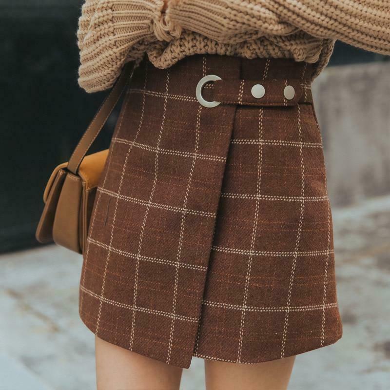 Vintage Plaid Skirt - Y2K Fashion with Coquette & Grunge Aesthetics Vintage Plaid Skirt - Y2K Fashion with Coquette & Grunge Aesthetics